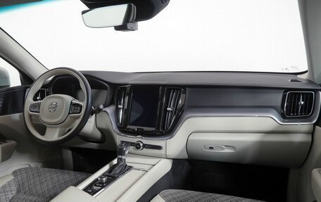 Volvo XC60 II, 2019 год, 3 150 000 рублей, 11 фотография