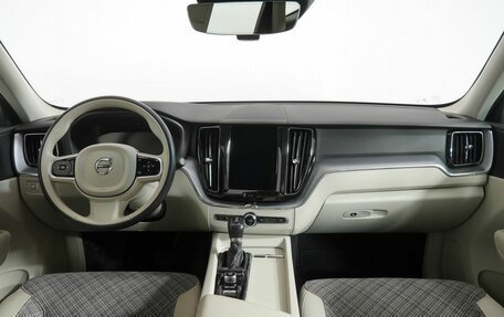 Volvo XC60 II, 2019 год, 3 150 000 рублей, 12 фотография