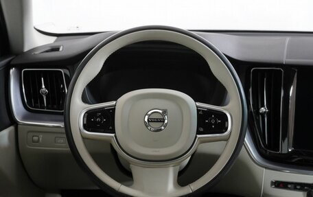 Volvo XC60 II, 2019 год, 3 150 000 рублей, 16 фотография