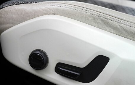 Volvo XC60 II, 2019 год, 3 150 000 рублей, 17 фотография