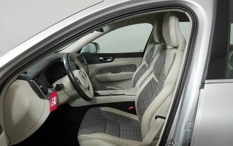 Volvo XC60 II, 2019 год, 3 150 000 рублей, 8 фотография