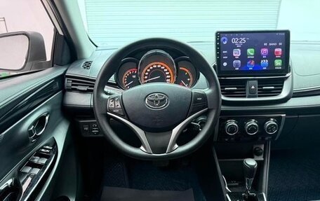 Toyota Yaris XP150 рестайлинг, 2022 год, 1 370 000 рублей, 9 фотография
