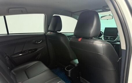 Toyota Yaris XP150 рестайлинг, 2022 год, 1 370 000 рублей, 18 фотография