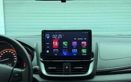 Toyota Yaris XP150 рестайлинг, 2022 год, 1 370 000 рублей, 13 фотография