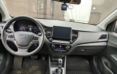 Hyundai Solaris II рестайлинг, 2021 год, 1 850 000 рублей, 5 фотография