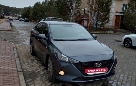 Hyundai Solaris II рестайлинг, 2021 год, 1 850 000 рублей, 2 фотография