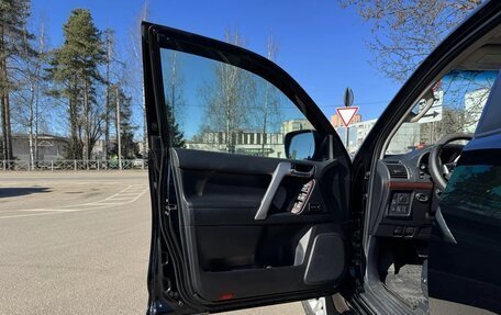 Toyota Land Cruiser Prado 150 рестайлинг 2, 2014 год, 3 355 000 рублей, 19 фотография