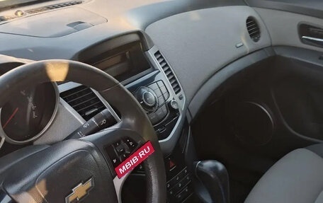 Chevrolet Cruze II, 2010 год, 600 000 рублей, 5 фотография