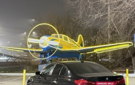 BMW 5 серия, 2019 год, 2 900 000 рублей, 3 фотография