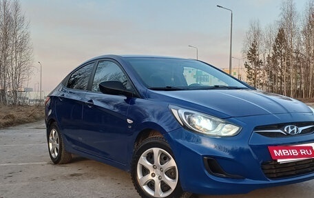 Hyundai Solaris II рестайлинг, 2012 год, 900 000 рублей, 4 фотография