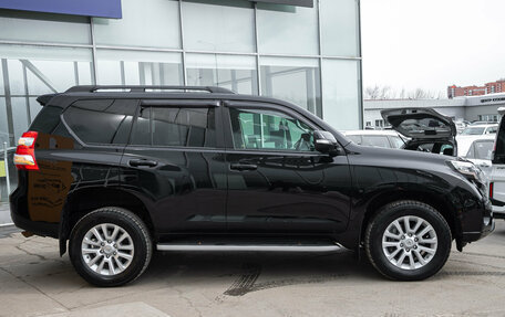 Toyota Land Cruiser Prado 150 рестайлинг 2, 2016 год, 3 855 000 рублей, 8 фотография