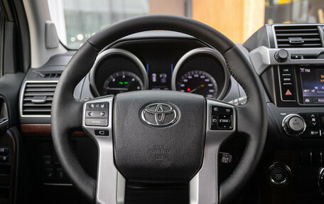 Toyota Land Cruiser Prado 150 рестайлинг 2, 2016 год, 3 855 000 рублей, 13 фотография