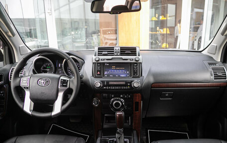 Toyota Land Cruiser Prado 150 рестайлинг 2, 2016 год, 3 855 000 рублей, 17 фотография