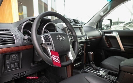 Toyota Land Cruiser Prado 150 рестайлинг 2, 2016 год, 3 855 000 рублей, 20 фотография