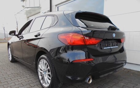 BMW 1 серия, 2022 год, 2 450 000 рублей, 2 фотография