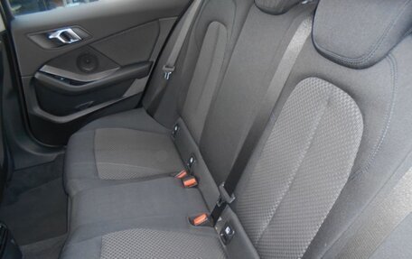 BMW 1 серия, 2022 год, 2 450 000 рублей, 8 фотография