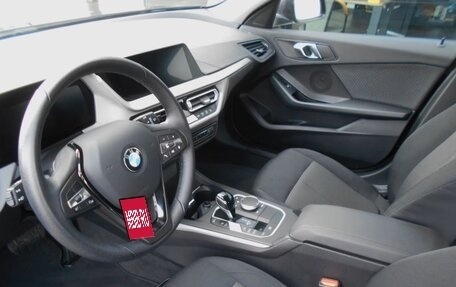 BMW 1 серия, 2022 год, 2 450 000 рублей, 6 фотография