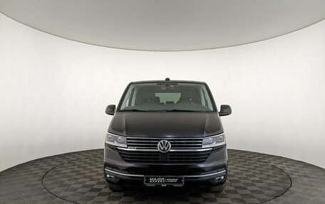 Volkswagen Multivan T6 рестайлинг, 2021 год, 6 000 000 рублей, 2 фотография