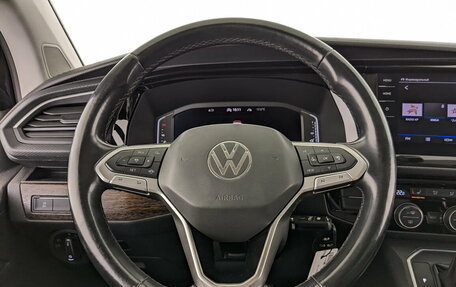 Volkswagen Multivan T6 рестайлинг, 2021 год, 6 000 000 рублей, 23 фотография