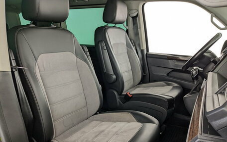 Volkswagen Multivan T6 рестайлинг, 2021 год, 6 000 000 рублей, 26 фотография