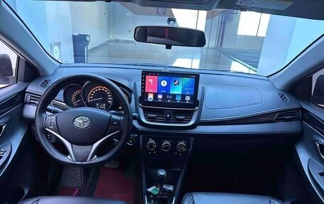 Toyota Yaris XP150 рестайлинг, 2022 год, 1 220 000 рублей, 10 фотография