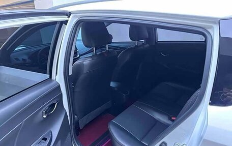 Toyota Yaris XP150 рестайлинг, 2022 год, 1 220 000 рублей, 12 фотография