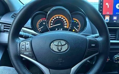 Toyota Yaris XP150 рестайлинг, 2022 год, 1 220 000 рублей, 14 фотография