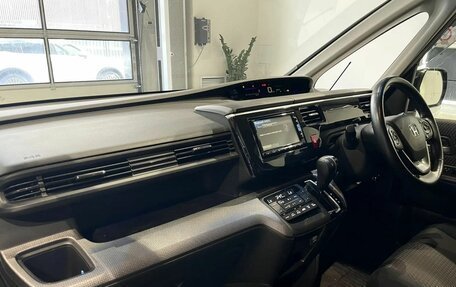 Honda Stepwgn IV, 2015 год, 1 900 000 рублей, 11 фотография