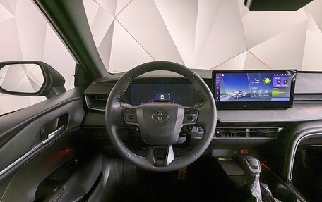 Toyota Camry, 2025 год, 4 099 999 рублей, 20 фотография