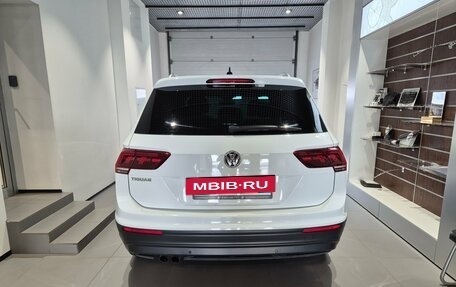 Volkswagen Tiguan II, 2019 год, 2 049 000 рублей, 5 фотография