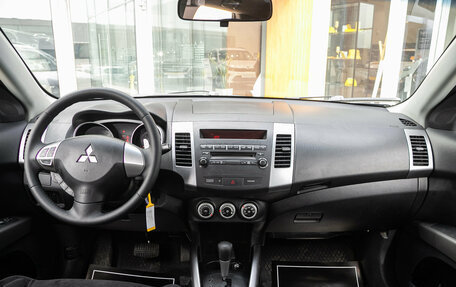 Mitsubishi Outlander III рестайлинг 3, 2008 год, 1 085 000 рублей, 15 фотография