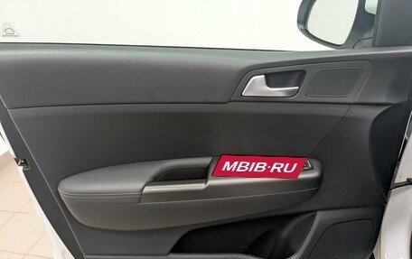 KIA Sportage IV рестайлинг, 2021 год, 2 555 000 рублей, 9 фотография