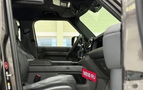 Land Rover Defender II, 2025 год, 25 550 000 рублей, 37 фотография