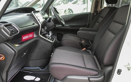 Nissan Serena IV, 2018 год, 1 997 000 рублей, 13 фотография