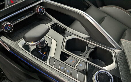 Geely Tugella FY11, 2023 год, 3 000 000 рублей, 29 фотография