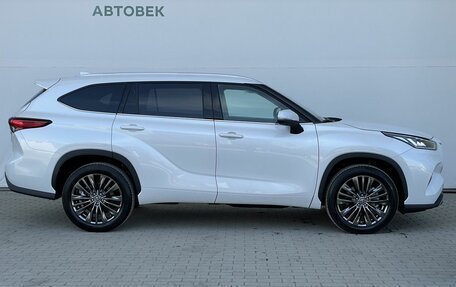 Toyota Highlander, 2026 год, 5 700 000 рублей, 4 фотография