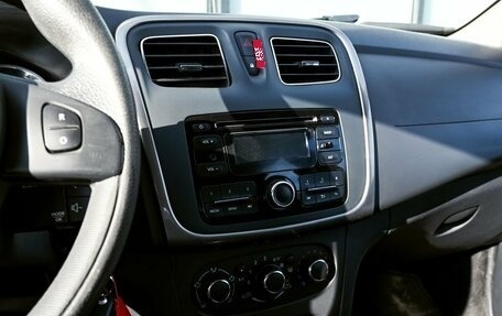 Renault Sandero II рестайлинг, 2015 год, 825 000 рублей, 11 фотография