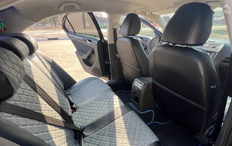 Volkswagen Jetta VI, 2011 год, 730 000 рублей, 9 фотография