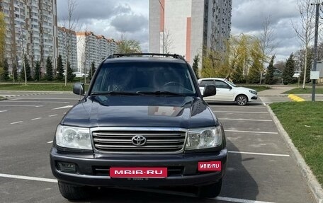 Toyota Land Cruiser 100 рестайлинг 2, 2004 год, 2 580 000 рублей, 1 фотография
