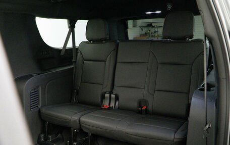 Chevrolet Suburban, 2023 год, 13 фотография