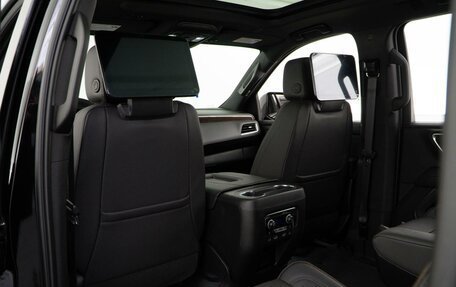 Chevrolet Suburban, 2023 год, 14 фотография