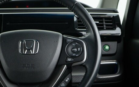 Honda Stepwgn IV, 2021 год, 15 фотография