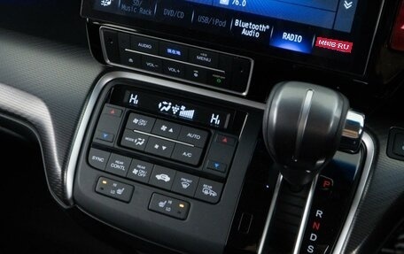 Honda Stepwgn IV, 2021 год, 18 фотография