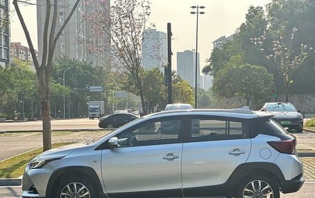 Toyota Yaris XP150 рестайлинг, 2022 год, 1 050 000 рублей, 9 фотография