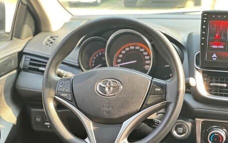 Toyota Yaris XP150 рестайлинг, 2022 год, 1 050 000 рублей, 12 фотография