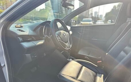 Toyota Yaris XP150 рестайлинг, 2022 год, 1 050 000 рублей, 10 фотография