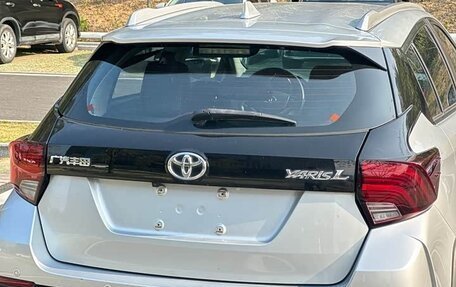 Toyota Yaris XP150 рестайлинг, 2022 год, 1 050 000 рублей, 8 фотография