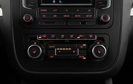 Volkswagen Jetta VI, 2010 год, 679 050 рублей, 11 фотография