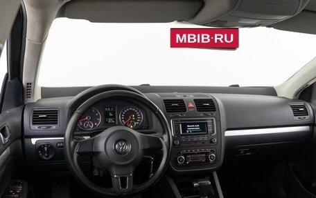 Volkswagen Jetta VI, 2010 год, 679 050 рублей, 6 фотография