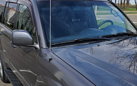 Toyota Land Cruiser 100 рестайлинг 2, 2004 год, 2 580 000 рублей, 8 фотография